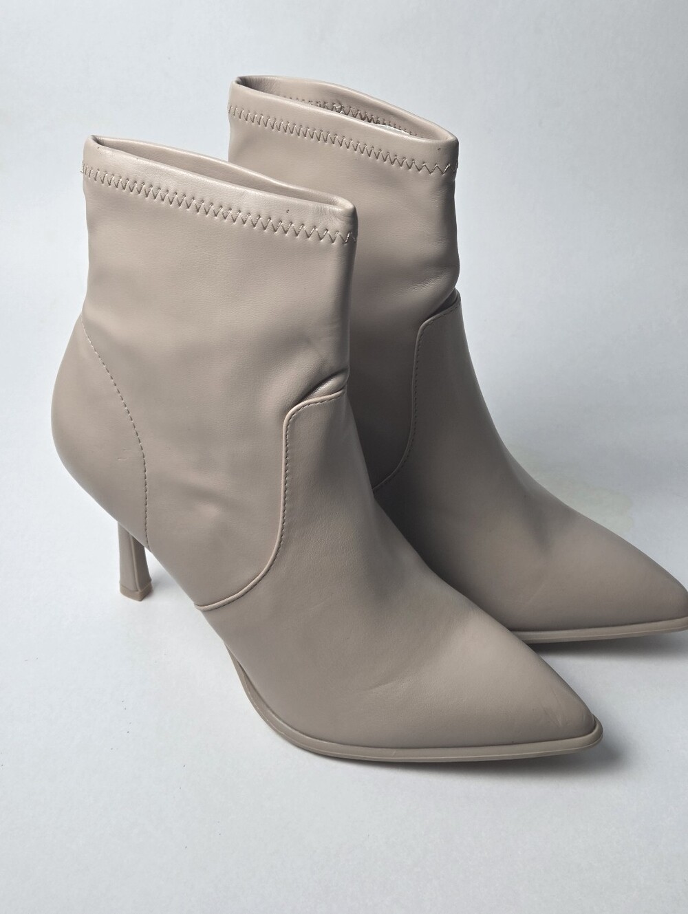 Mia Carlos Santana Beige Pointed Toe Ankle Boots Size 11 NWT